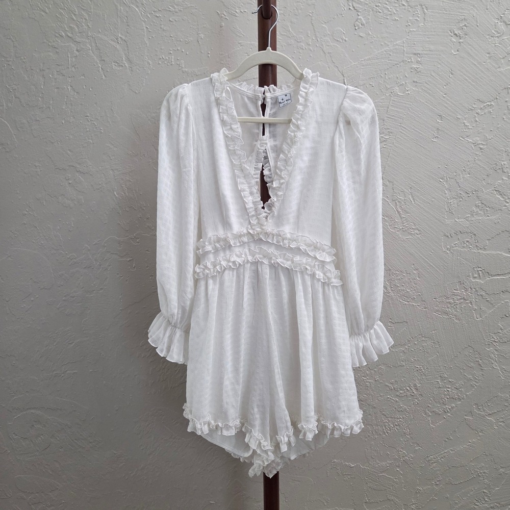 R209. Plunge Neck Open Back Ruffle‎ Romper - Picture 3 of 6